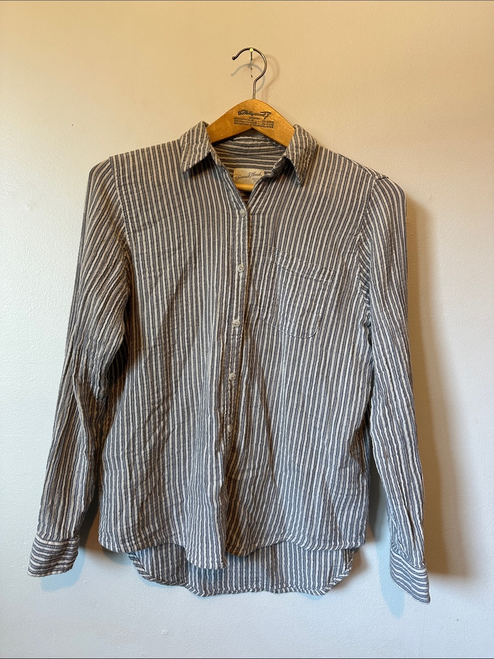 Universal Thread Striped Long-Sleeve Button-Down Shirt Women's S